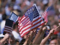 Activiștii cer președintelui să schimbe steagul SUA, pentru că e ”dezbinător și incorect”. Cum ar putea să arate noul drapel