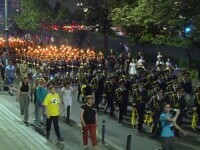 Militarii Brigăzii 30 Gardă „Mihai Viteazul” s-au retras într-un spectaculos marș cu torțe la finalul 
