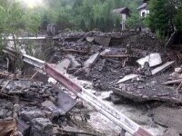 O ploaie torențială a făcut prăpăd într-un sat de munte din Dâmbovița. Localnicii dau vina pe autorităț