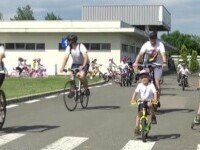 Zeci de elevi au pedalat împreună cu profesorii lor, în Târgoviște. Cum a devenit această acțiune o tradiție