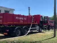 Incendiu violent în Bihor. Mai multe rezervoare pline cu reziduuri de păcură au luat foc