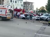 Patru mașini implicate într-un accident rutier în Mamaia. Mai multe persoane, transportate de urgență la spital