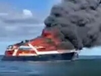 Imagini terifiante surprinse în SUA. Un yacht cu trei pasageri la bord s-a făcut scrum în câteva minute