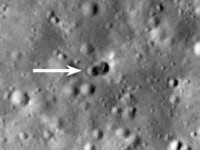 FOTO. Un ”corp misterios de rachetă” s-a prăbușit pe Lună și a făcut un „crater dublu”