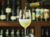 Fenomen îngrijorător în România: 6 din 10 liceeni au băut alcool de cel puţin două ori în ultimele 30 de zile