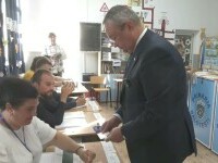 Nicolae Ciucă a votat în comuna Balotești