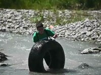 „PRO Săptămâna Verde” s-a încheiatcu ecologizarea malului râului Nistorești. 200 de saci cu deșeuri, strânși