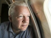Viața secretă amoroasă a lui Julian Assange. Și-a conceput cei doi copii într-un cort în Ambasada Ecuadorului