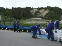 Salina Praid înghite pământul, fisurile se extind și pe dealurile din apropiere. ”Luăm cu noi doar câteva haine”