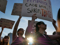 Femicidul, cerut ca infracțiune distinctă în Codul Penal. Protest la Guvern, după crima din Cosmopolis. „Ne-am săturat”
