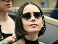 Natalie Portman și Lily Collins, apariție surpriză la finala Roland Garros. Ce ținute au purtat. GALERIE FOTO