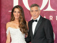 George Clooney și soția sa, apariție plină de eleganță pe covorul roșu. Gestul romantic pe care l-au făcut în fața camerelor