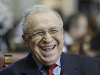 Viața lui Ion Iliescu în imagini. Momente cheie din cariera primului președinte al României postcomuniste | FOTO