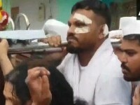 Singurul supraviețuitor al zborului Air India, filmat în timp ce cară sicriul fratelui său, mort în același avion