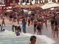 Litoralul a fost luat cu asalt de turiști în acest weekend. Care sunt cele mai aglomerate stațiuni. „E foarte multă lume”