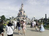 Un bărbat e cercetat după ce ar fi încercat să organizeze o „nuntă falsă” cu o fetiță de 9 ani la Disneyland Paris