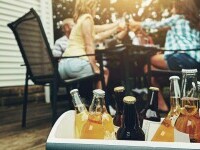 Ce se întâmplă în corpul tău când bei alcool pe caniculă și ce efecte are asupra sănătății. Cum să te protejezi