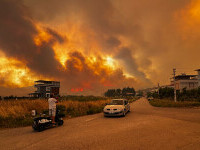 Peste 50.000 de persoane au fost evacuate în urma incendiilor de pădure din Turcia. GALERIE FOTO & VIDEO
