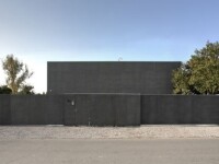 Casa cu pereti care se 