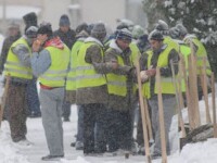 Propunerea surpriza: barbatii ar putea face munca in folosul comunitatii, in cazul dezastrelor