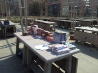 Tutungerie subterana. O femeie a ascuns sute de pachete de tigari intr-o groapa sapata in pamant