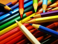 Creioane colorate, achizitii, rechizite