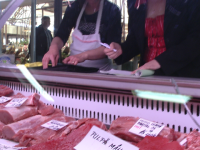 Carne expirata de o saptamana scoasa la vanzare intr-o piata din centrul Timisoarei
