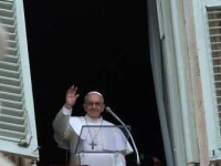 Papa Francisc a rostit rugaciunea Angelus in Piata Sf. Petru: Aceasta piata capata dimensiunea lumii