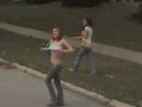 FOTO. Credeau ca nu-i vede nimeni, dar au ajuns pe Internet, fotografiati de Google Street View