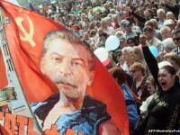 Vladimir Putin se inspira din propaganda stalinista. Ce mesaj ascuns i-a trimis mamei lui Nemtov