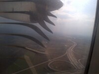 Un avion TAROM s-a umplut de fum dupa decolare si a aterizat de urgenta la Budapesta. Reactia companiei