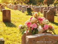 cimitir, inmormantare - iStock