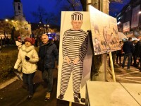 Zeci de mii de slovaci au cerut în stradă demisia premierului Robert Fico