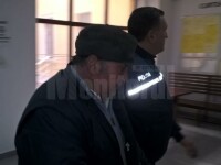 Un bărbat din judeţul Suceava şi-a stropit tatăl cu benzină şi i-a dat foc