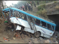 Un autobuz cu elevi a căzut într-o râpă, în Etiopia. 38 de persoane au murit