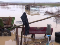 Cod portocaliu de inundații în Satu Mare. Mai multe gospodării și un drum european, afectate