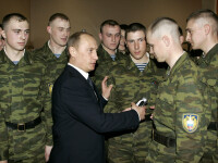 Vladimir Putin si soldati