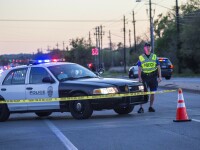 Bărbatul suspectat de atacurile cu bombă din Austin s-a sinucis când poliţia încerca să-l aresteze