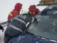 Incidente cauzate de viscol. 150 de persoane salvate după ce au rămas blocate în mașini