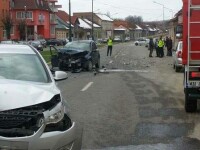Accident grav în Caransebeş, după ce o maşină a intrat pe contrasens. La volan ar fi fost un politician