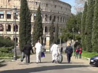 Curățenia în parcurile din Roma, făcută de deținuți. Experimentul propus de primărie