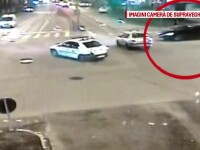 Momentul în care o mașină este lovită din plin într-o intersecție din Timișoara. VIDEO