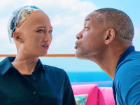 Reacția robotului Sophia atunci când actorul Will Smith încearcă să o sărute. VIDEO