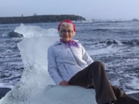 A vrut să facă o poză pe un tron de gheață, dar a ajuns să fie în pericol. Ce a pățit