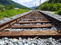 Tânărul decapitat de tren în Arad și-ar fi filmat sinuciderea