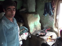 Un tată din Iași își crește cei 5 copii într-o sărăcie lucie. Mama lor a murit