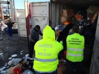 Poluarea din București. Autoritățile au descoperit o rețea de traficanți de gunoi
