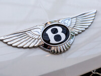 VIDEO. Cum arată noul model Bentley de 2 mil. $ , decorat cu lemn vechi de 5.000 de ani