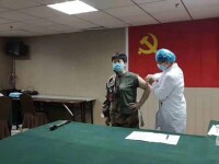 O doctoriță din China s-a lăsat injectată cu un vaccin pentru coronavirus netestat