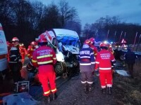 Accident grav în Sibiu, între un TIR și un microbuz. Două persoane au murit